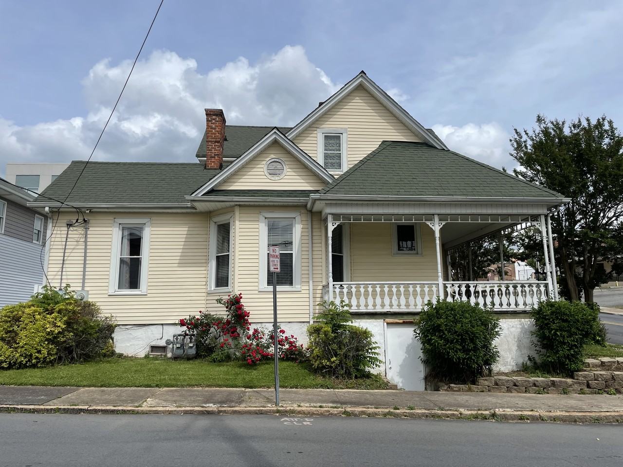 515 W 2nd St #B - Photo 2 of 9