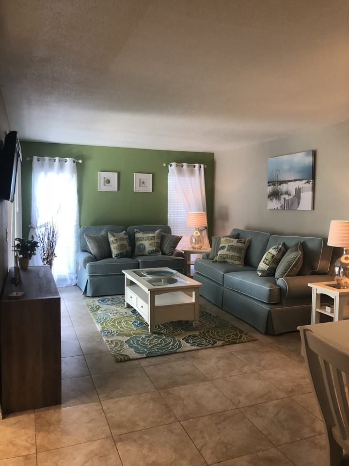 Imperial Village Apartments 9790 Hamlin Boulevard, Seminole, FL 33776