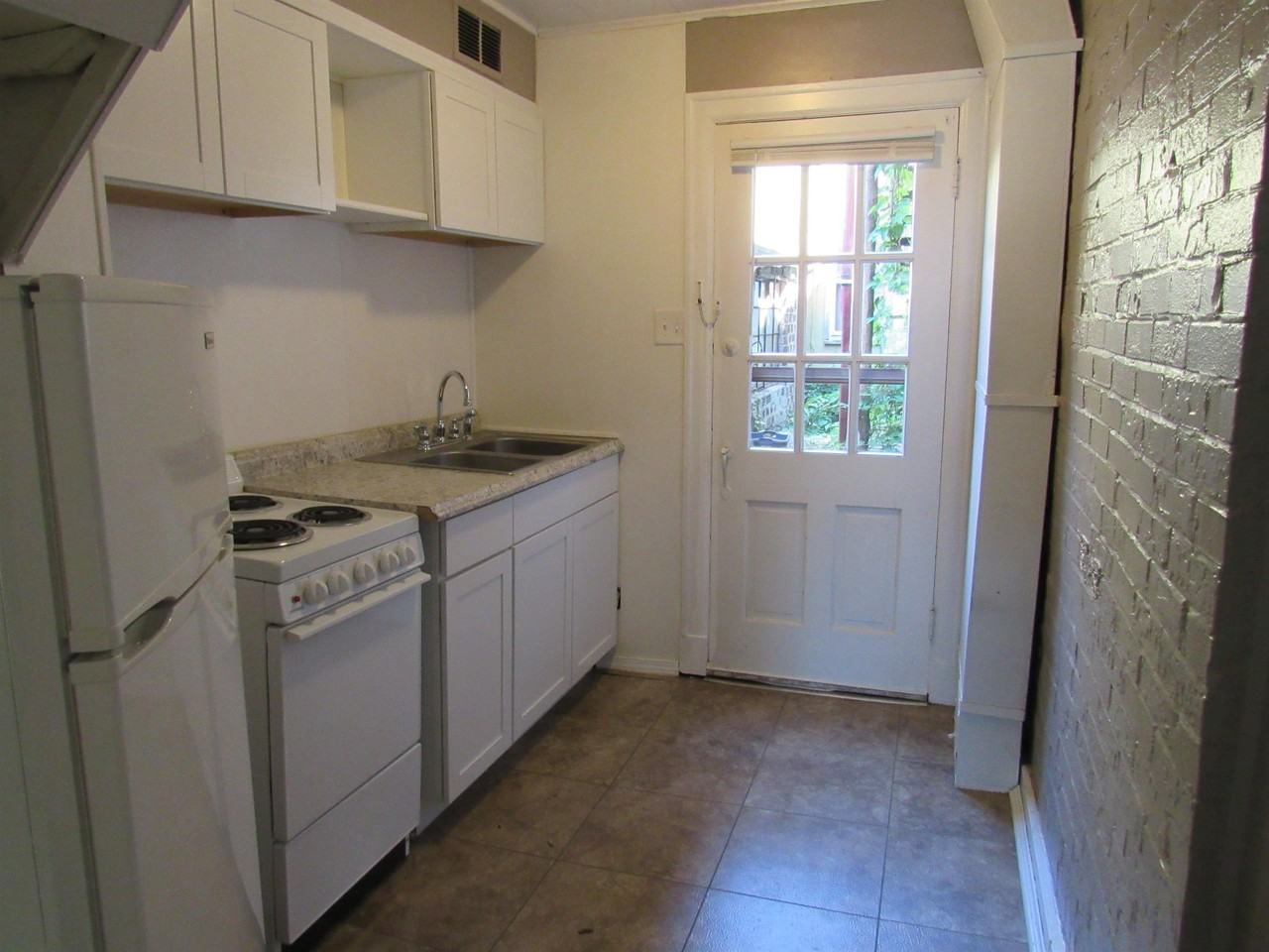 321 W Elm St #1 - Photo 2 of 13