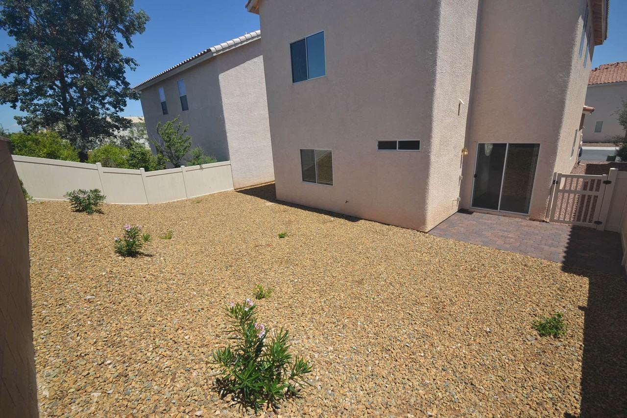 9409 Illipah Creek St - Photo 2 of 12