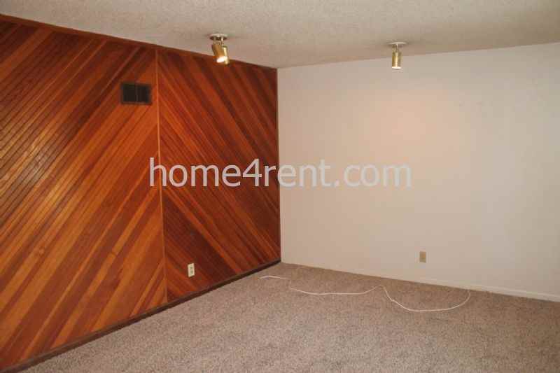 7426 Reeds Ln - Photo 3 of 16