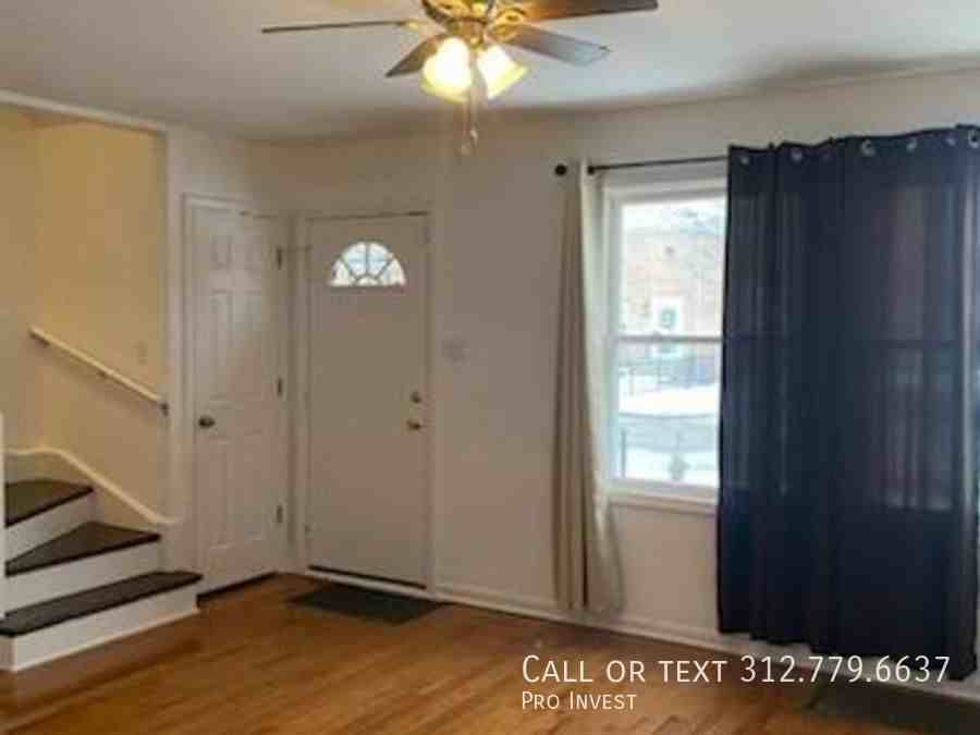 9528 S Avalon Ave - Photo 2 of 11