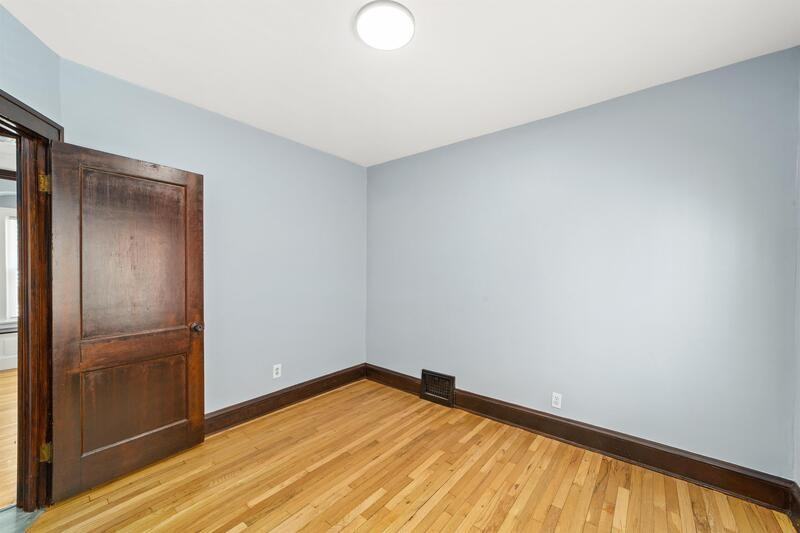 5226 Stickney Ave - Photo 3 of 29