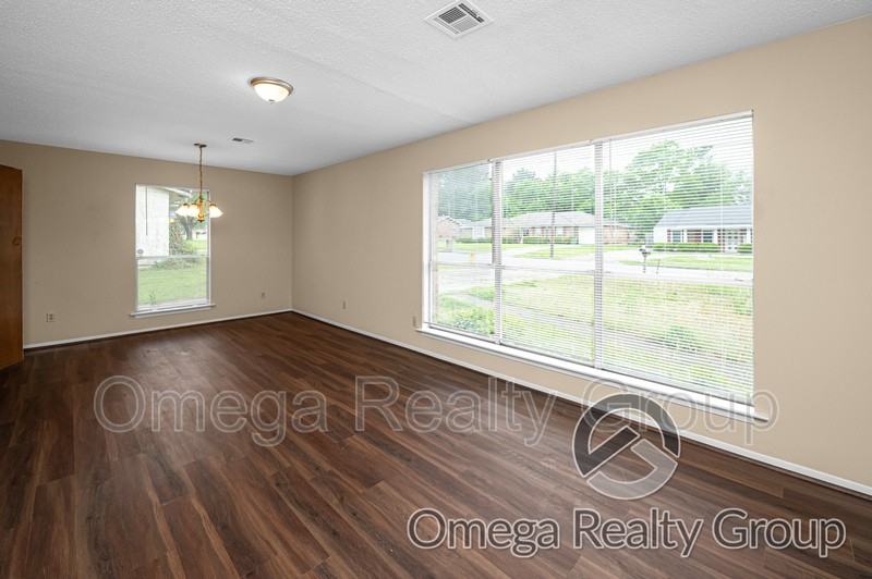 4078 Strathmore Dr - Photo 7 of 34