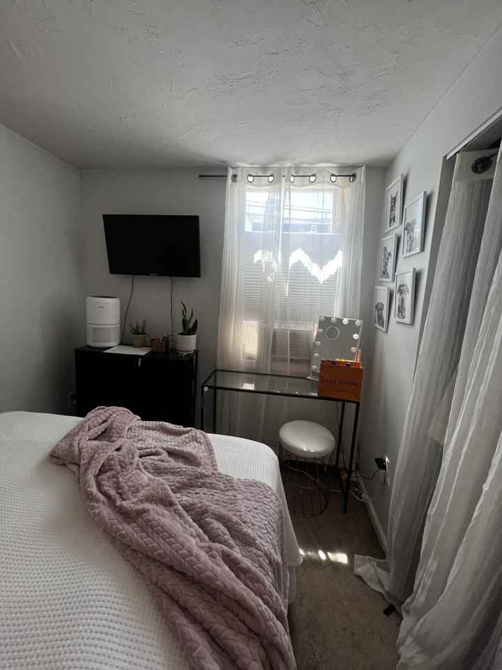 224 W 6th St #2 - Photo 6 of 30