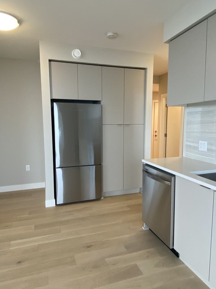 8725 University Crescent #1405 - Photo 3 of 9