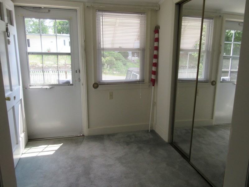 20 Lake Shore Dr - Photo 2 of 11