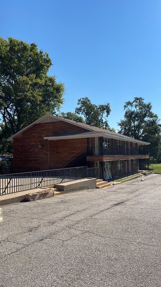 700 Bossier St #1 - Photo 2 of 14