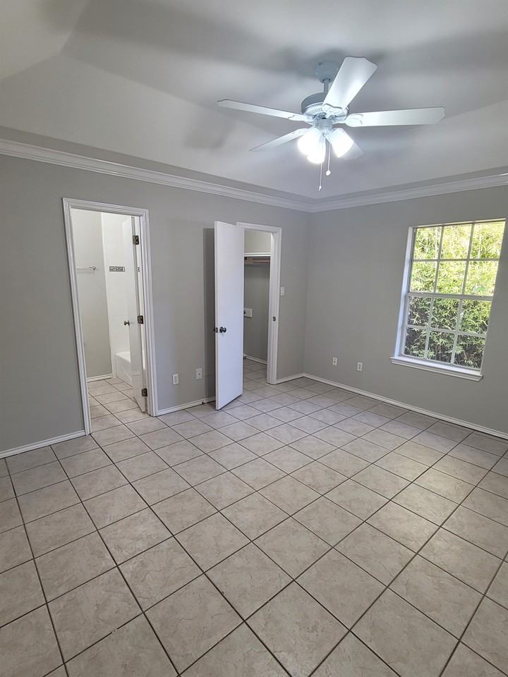 1811 West Kuhn - 13 #13 - Photo 5 of 8