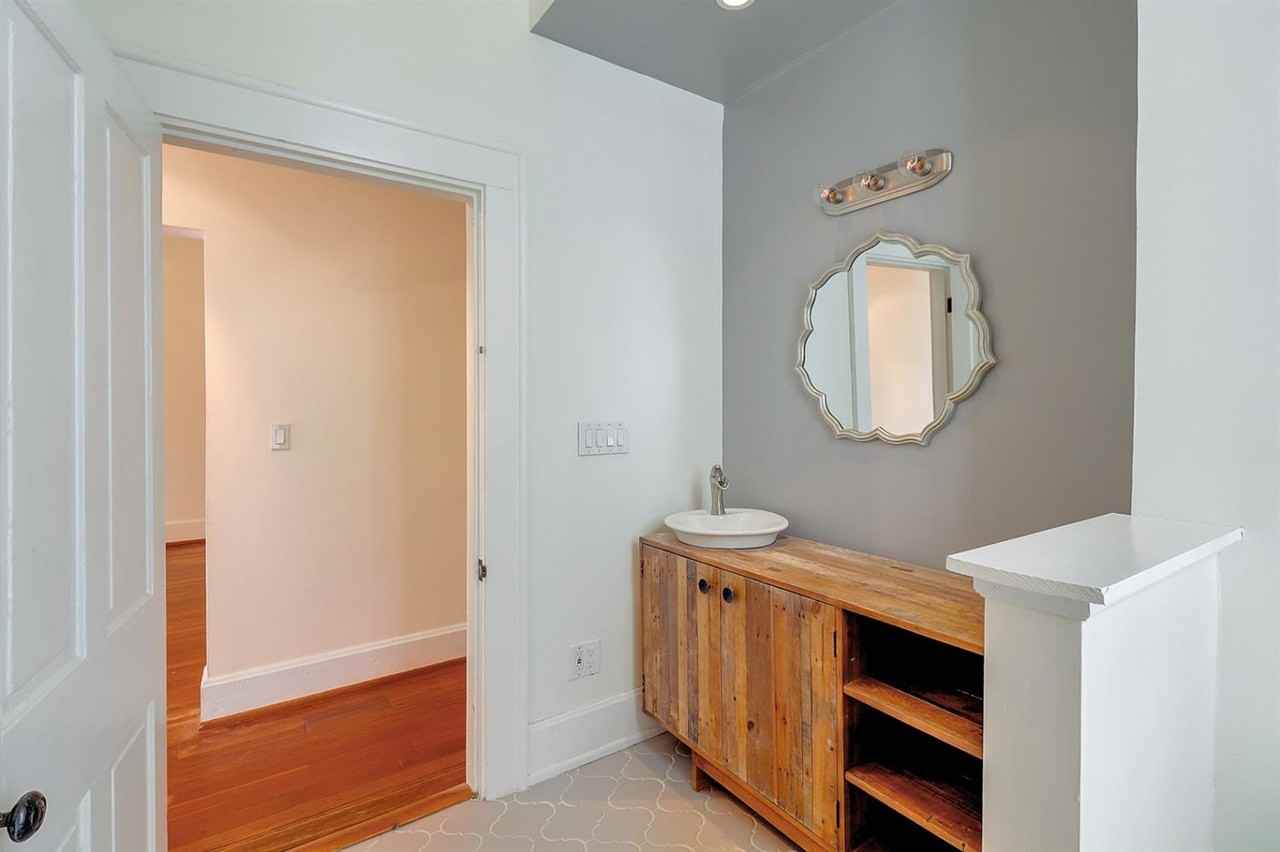 1427 Main St #1 - Photo 2 of 17