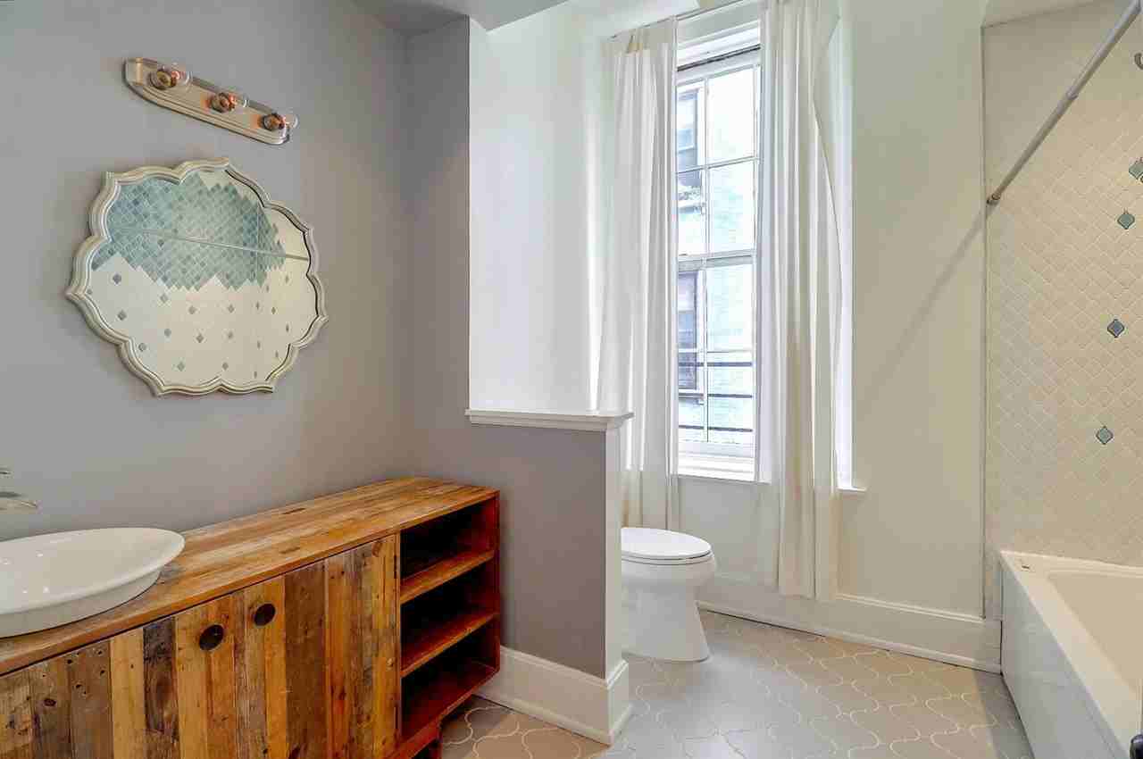 1427 Main St #1 - Photo 3 of 17