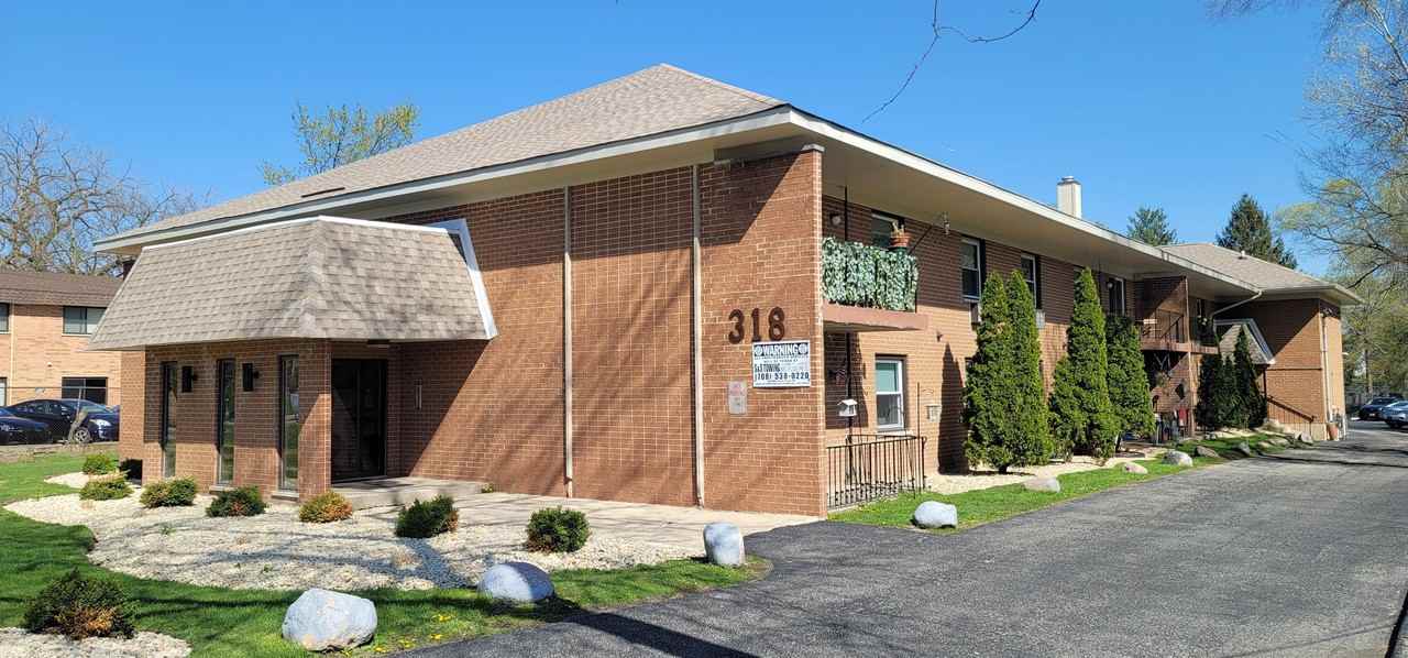 318 W Naperville Rd #9