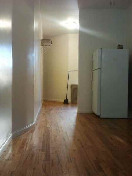 Franklin Ave and Dekalb Avenue - Photo 2 of 7