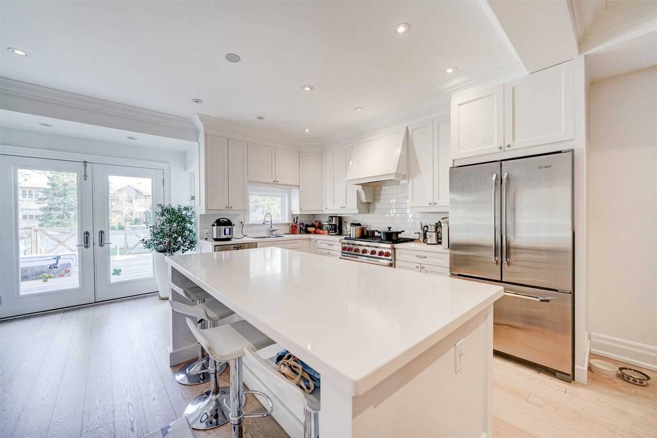 439 Melrose Avenue - Photo 3 of 33