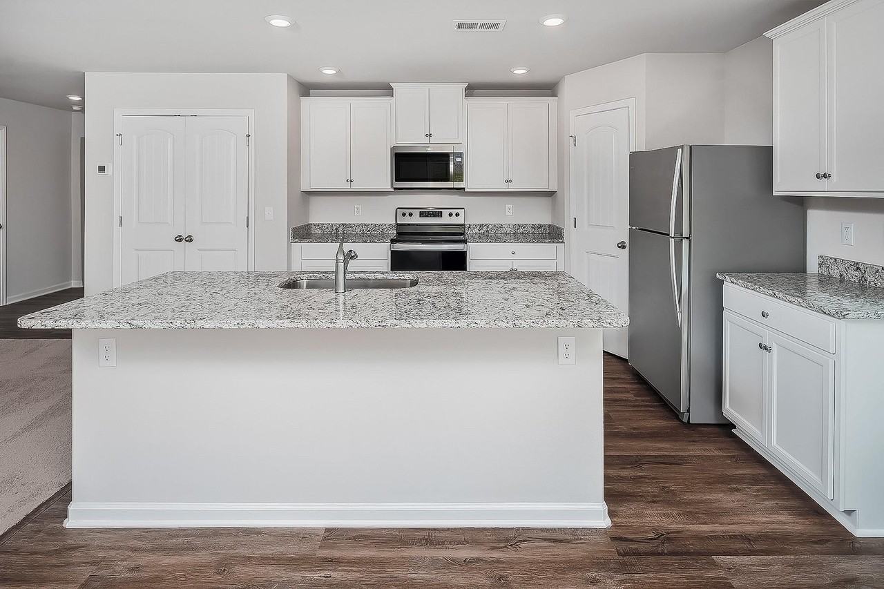 521 Hawley Street - Photo 4 of 22