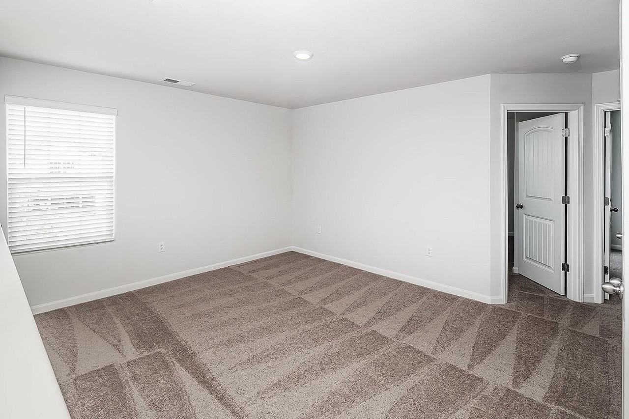 521 Hawley Street - Photo 7 of 22