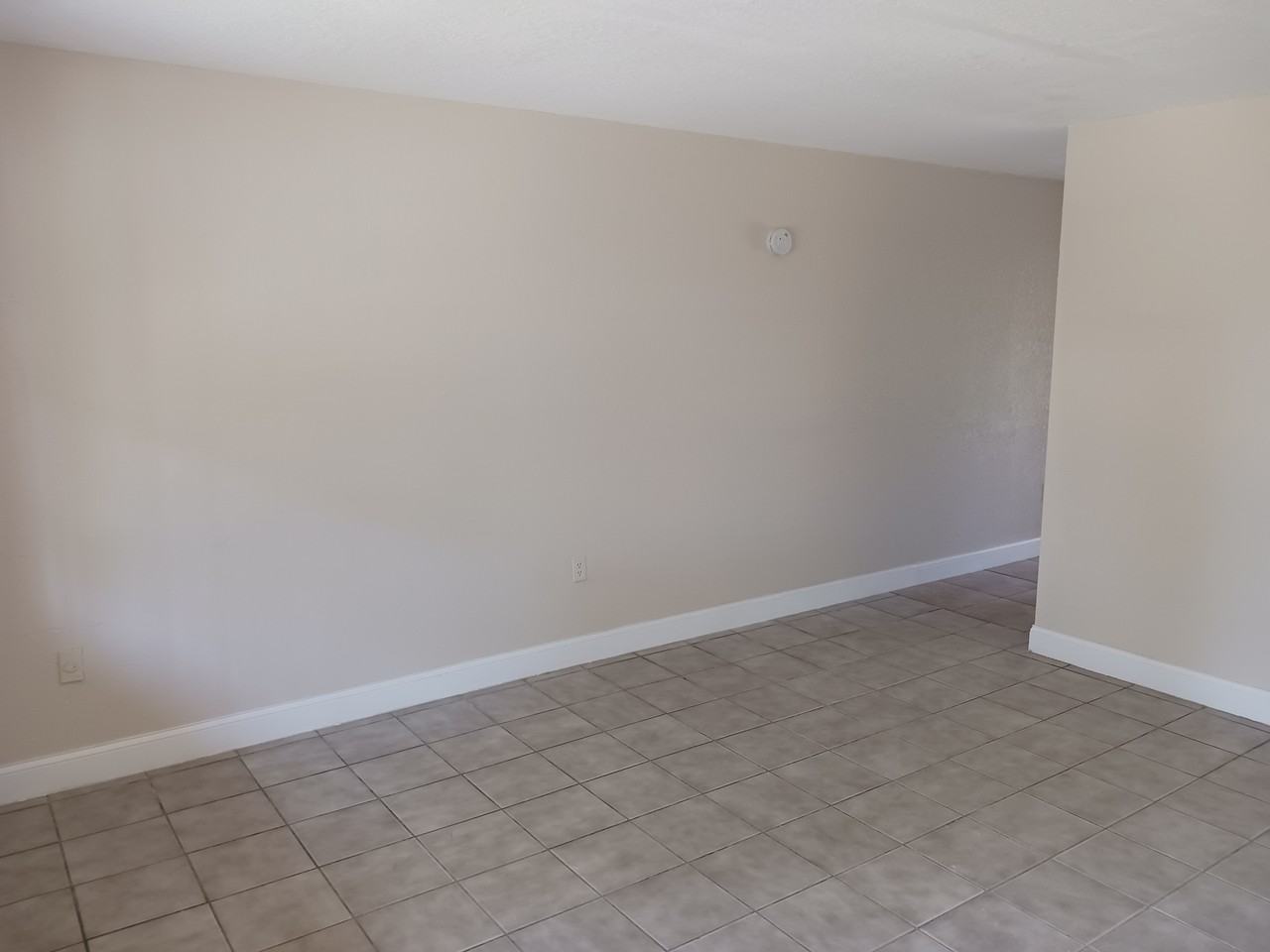 560 Northeast 143rd Street - Photo 7 of 28