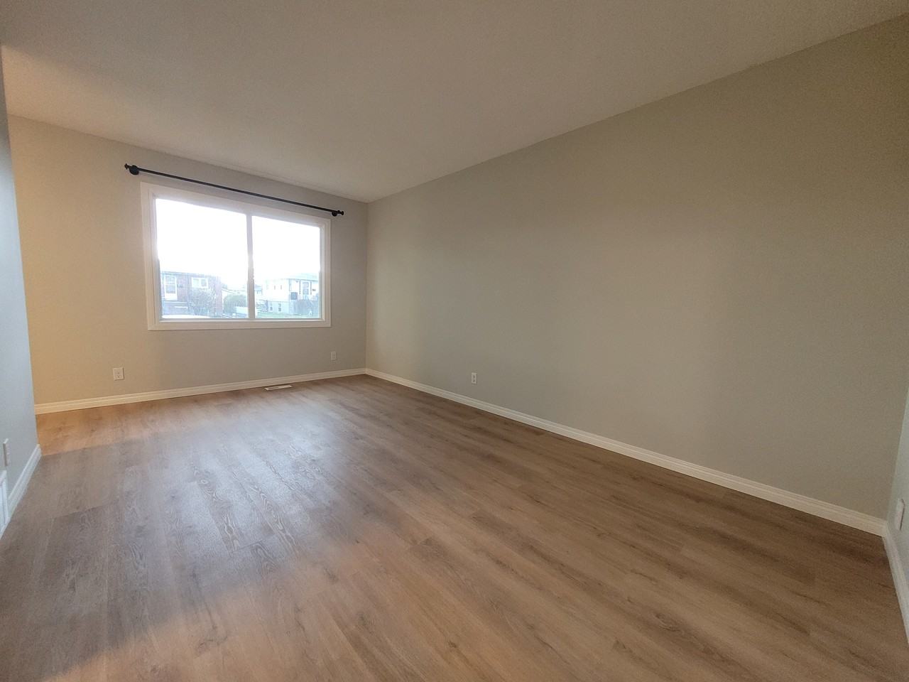 7612 23 Street Southeast #Main - Photo 3 of 10