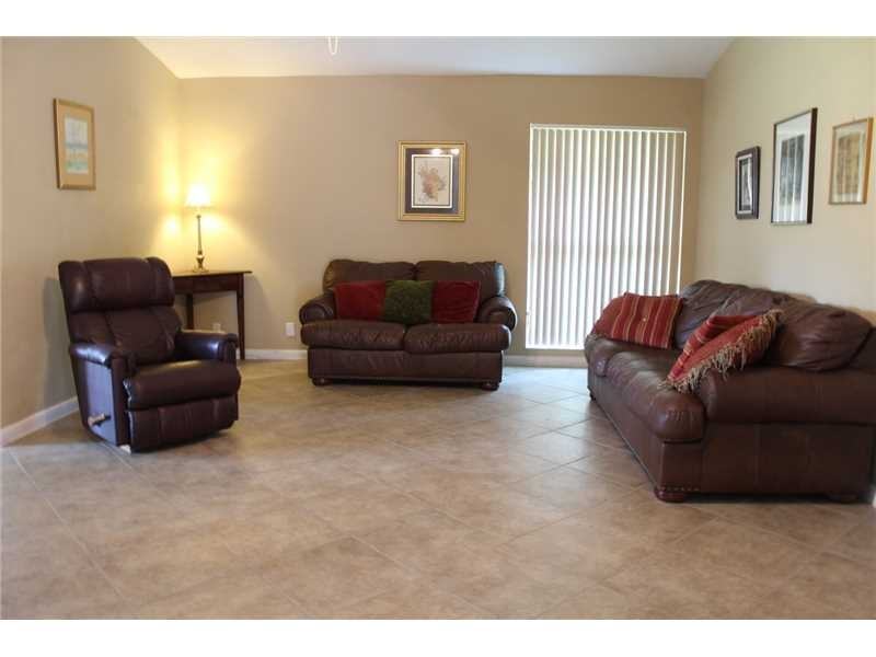 29 Forest Circle - Photo 2 of 10