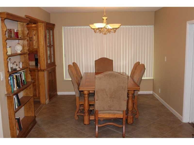 29 Forest Circle - Photo 3 of 10