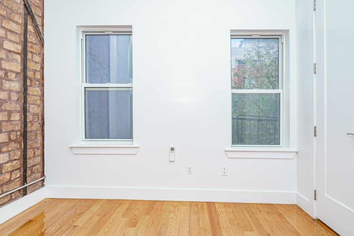 31 Montrose Ave #1L - Photo 3 of 13
