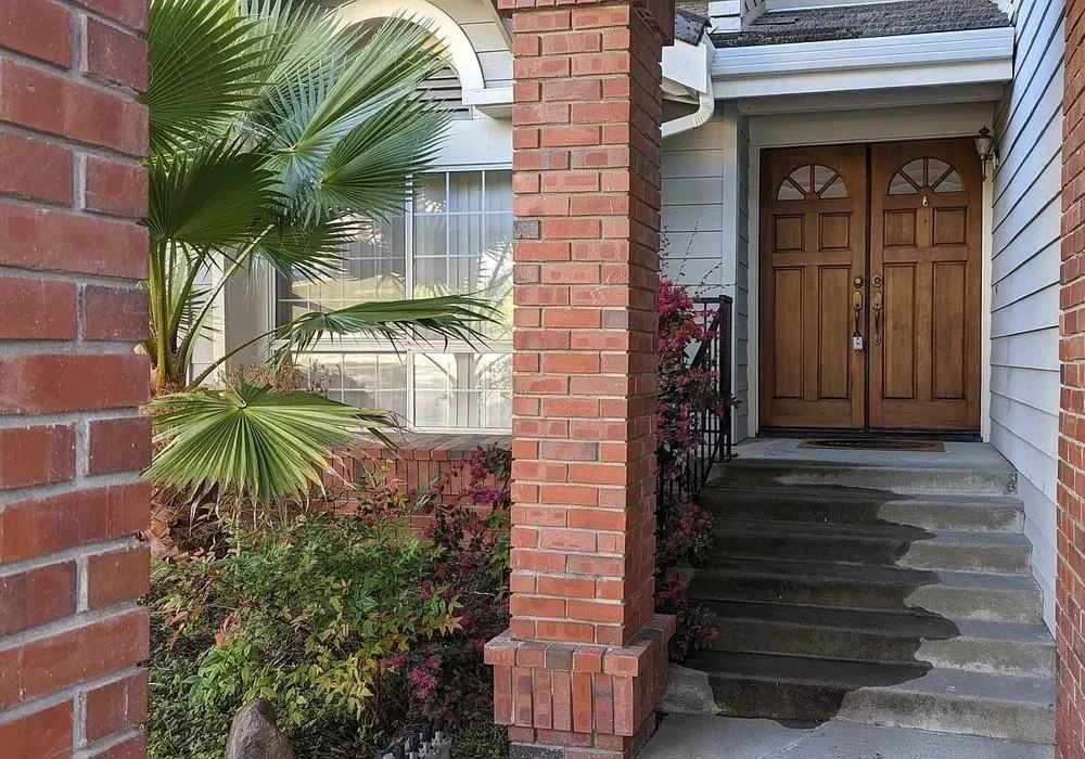 1054 Caggiano Dr - Photo 2 of 17