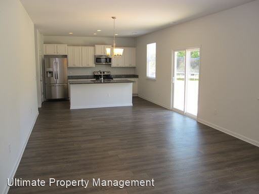 8164 E Highcroft Dr Ne - Photo 2 of 16