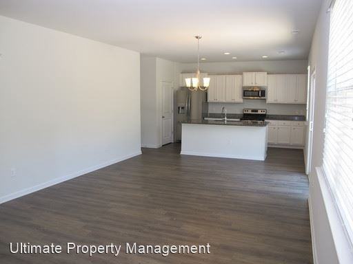 8164 E Highcroft Dr Ne - Photo 3 of 16