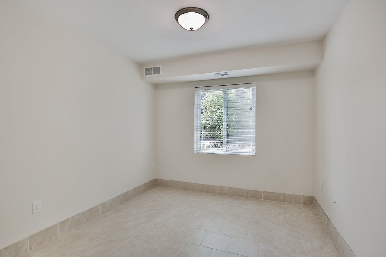 823 15th Ave Se - Photo 6 of 10