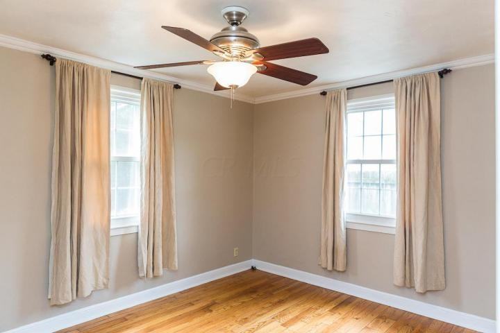 Worthington Colonial Hills with Attached Single Car Garage - Photo 3 of 16