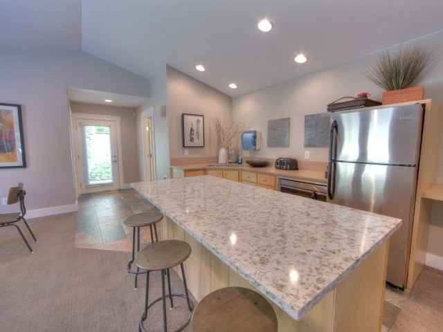 Avalon Park - Photo 3 of 43