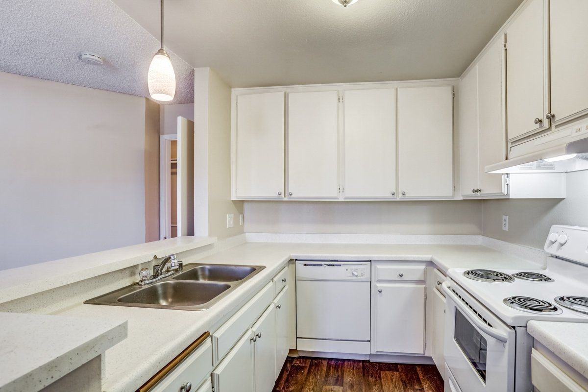 Welcome home to Lake View Park! - Photo 2 of 13