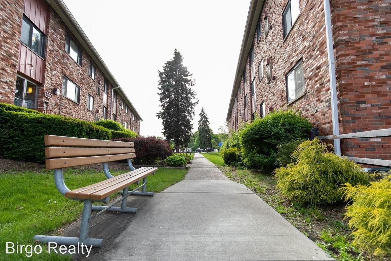 Edgewood Court - Photo 2 of 16