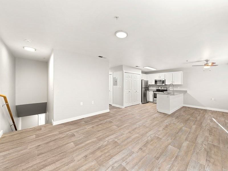 Oasis Palms Apartments - Photo 4 of 41