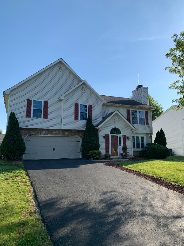 2240 Bloomfield Ave - Photo 2 of 15