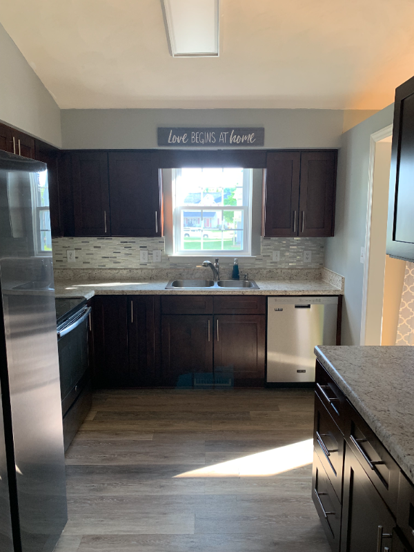 2240 Bloomfield Ave - Photo 3 of 15