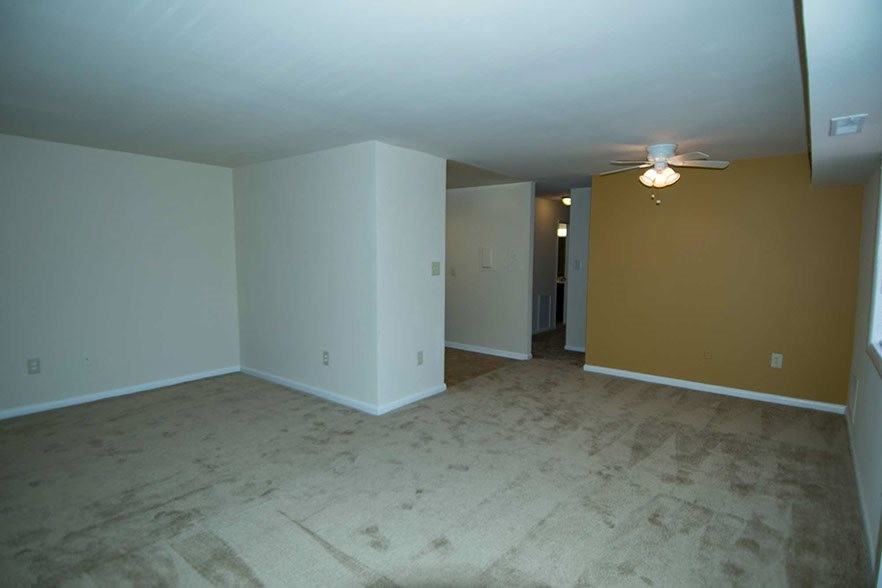 Del Vista Apartments - Photo 5 of 50