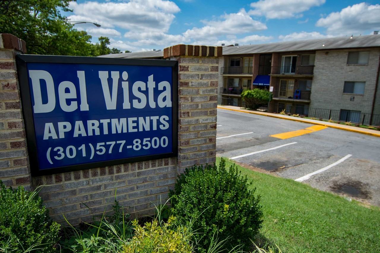 Del Vista Apartments - Photo 4 of 50