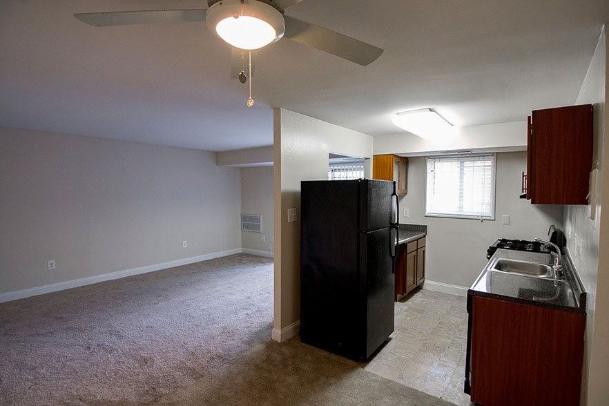 Glen Willow Apartments - Photo 5 of 50