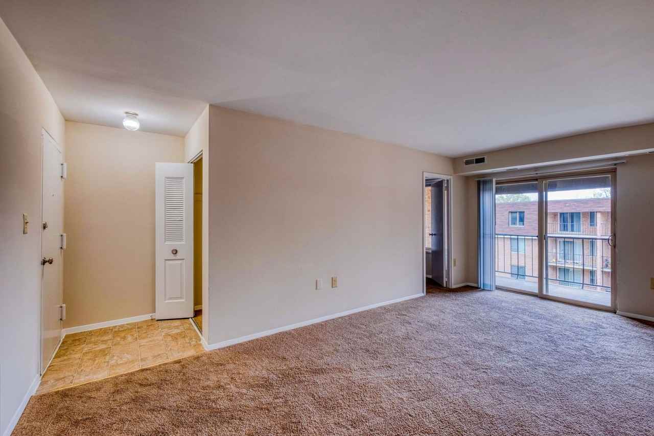 Oakton Park Apartments - Photo 4 of 50