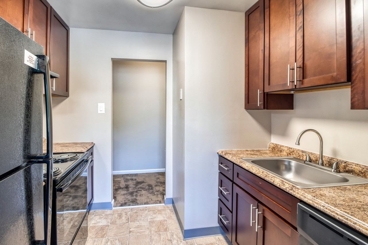 Carriage Park Apartments - Photo 2 of 26