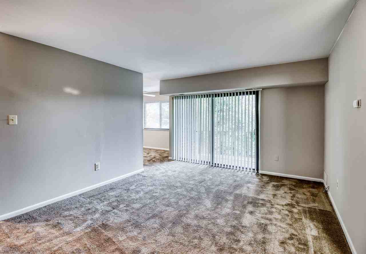 Carriage Park Apartments - Photo 4 of 26