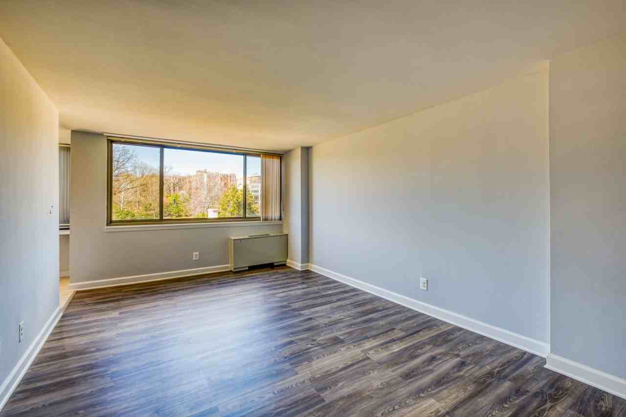 2112 New Hampshire Avenue - Photo 4 of 50