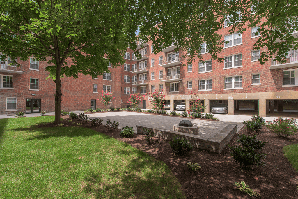 The Metropolitan Apartments - Photo 7 of 50