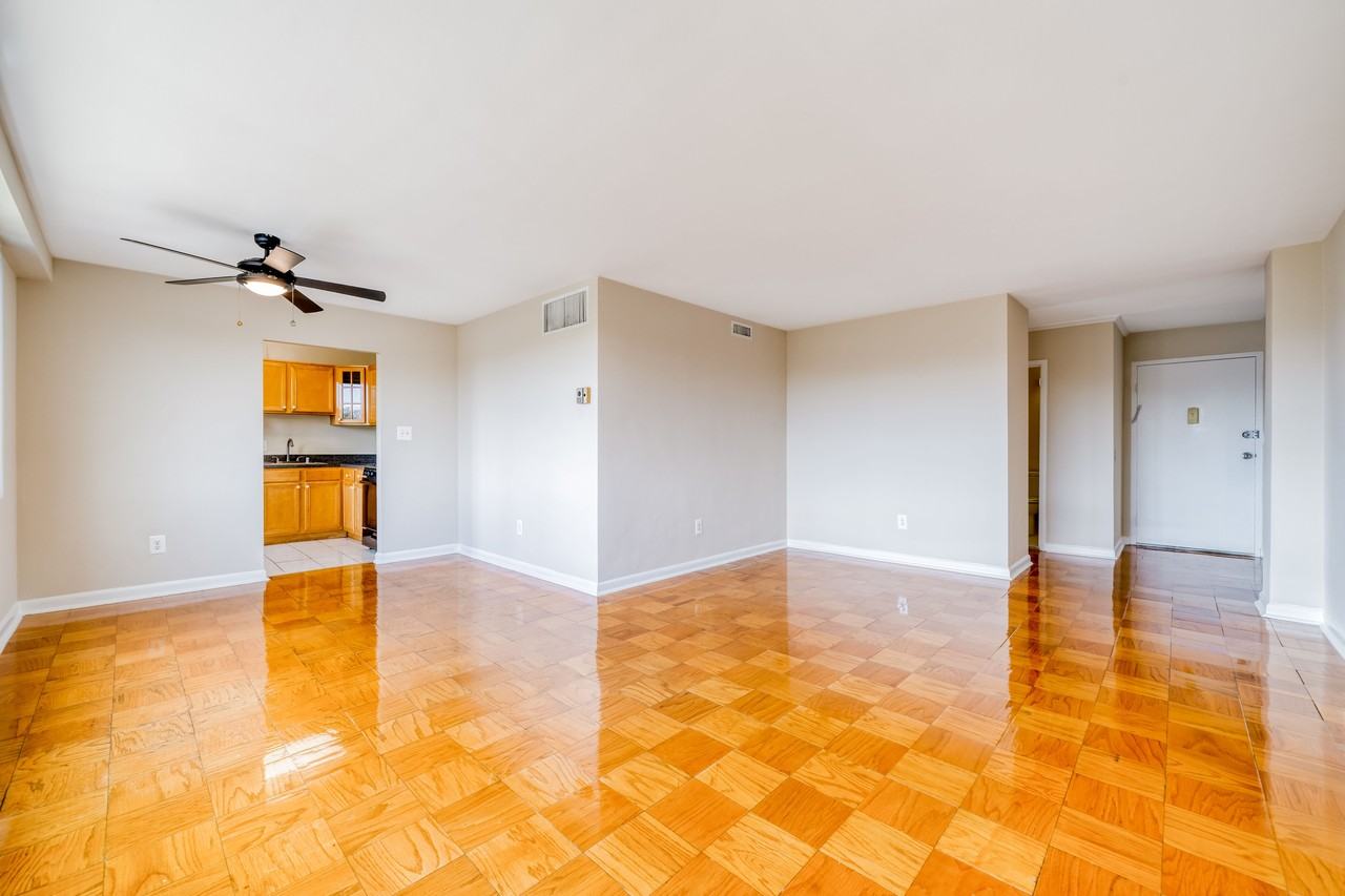 8600 Apartments - Photo 7 of 34