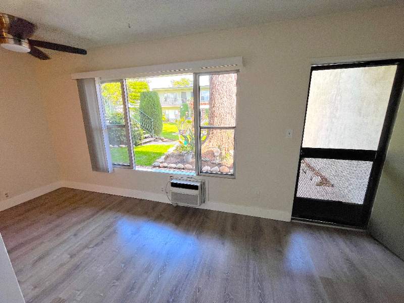 146 S Princeton Ave #4 - Photo 3 of 23