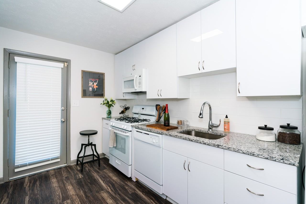 Myrtle Street Apartments - Photo 4 of 11