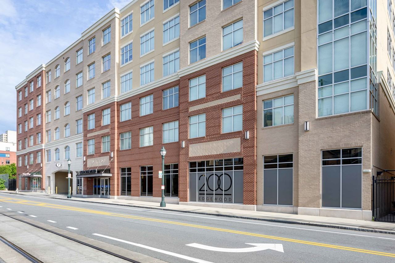 200 Edgewood | Student Housing - Photo 3 of 38