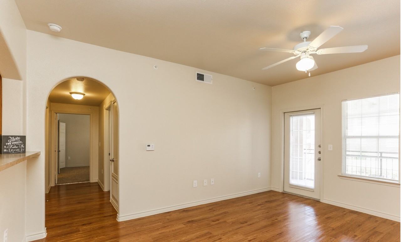 Woodlawn Ranch Apartments - Photo 6 of 21