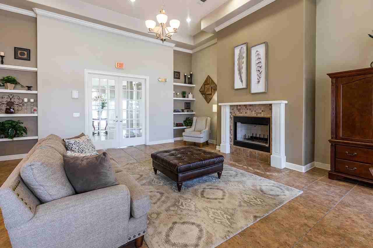 Town Square Apartments - Photo 3 of 36